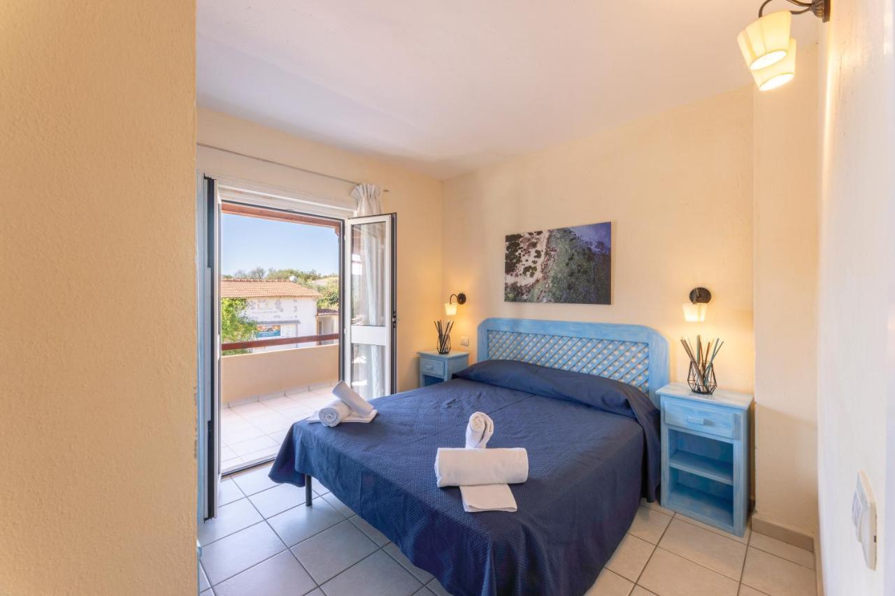 Baia De Bahas Residence Golfo Aranci Exterior photo